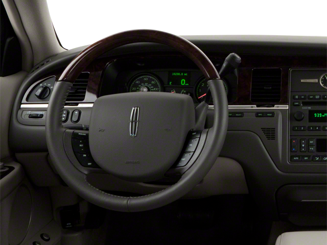 2010 Lincoln Town Car Signature Limited