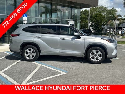2022 Toyota Highlander Hybrid LE