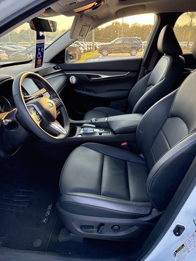 2023 INFINITI QX50 LUXE