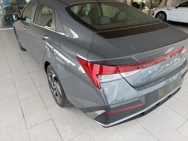 2024 Hyundai Elantra Hybrid Limited