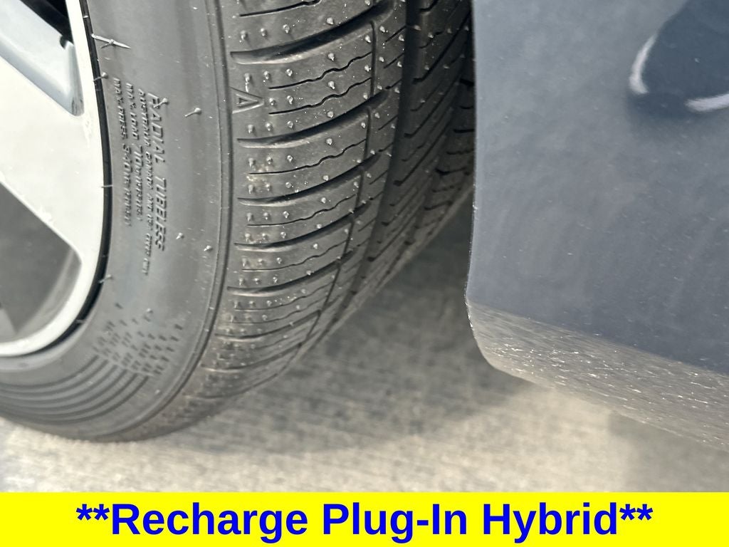2024 Volvo S60 Recharge Plug-In Hybrid T8 Plus Dark Theme