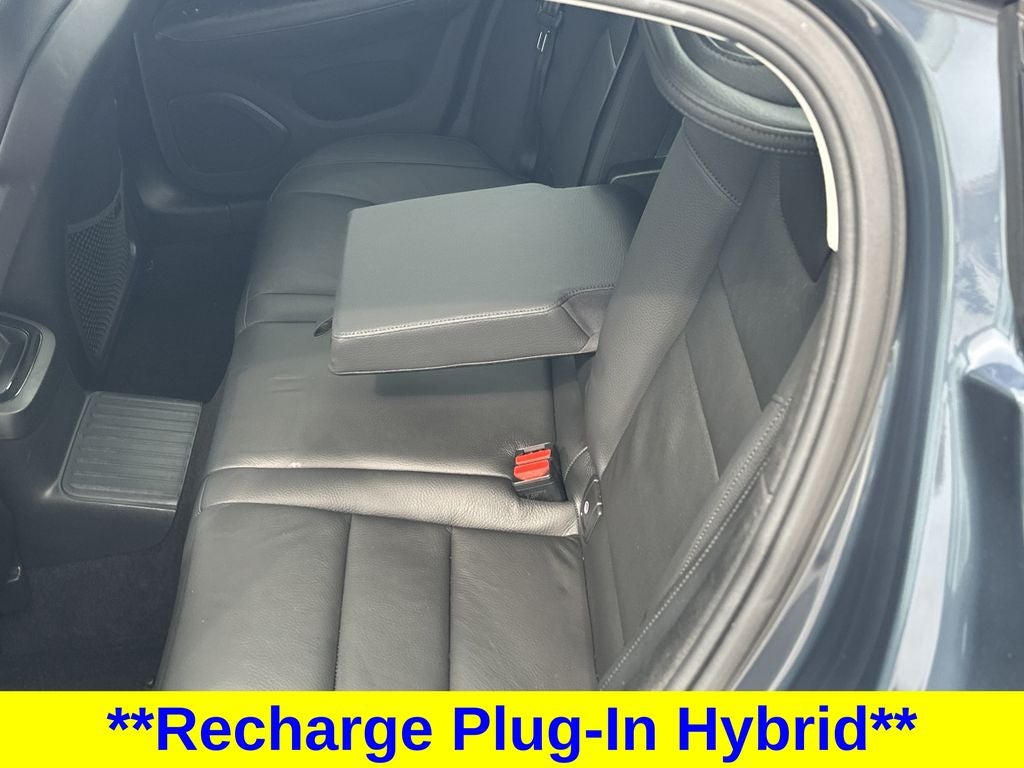 2024 Volvo S60 Recharge Plug-In Hybrid T8 Plus Dark Theme