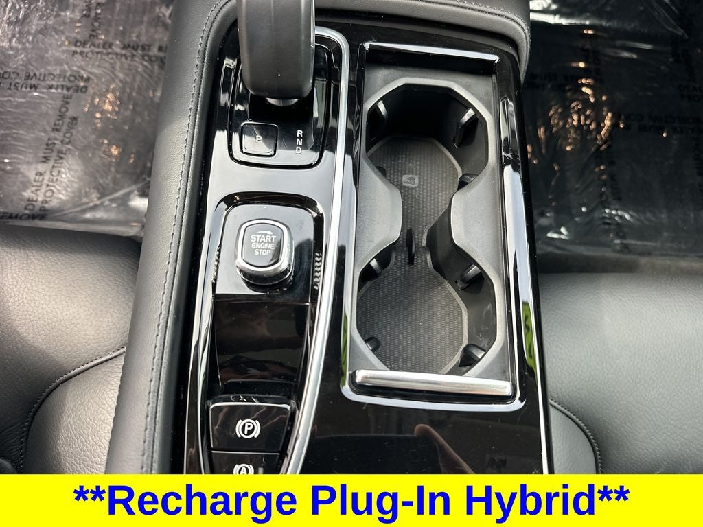 2024 Volvo S60 Recharge Plug-In Hybrid T8 Plus Dark Theme
