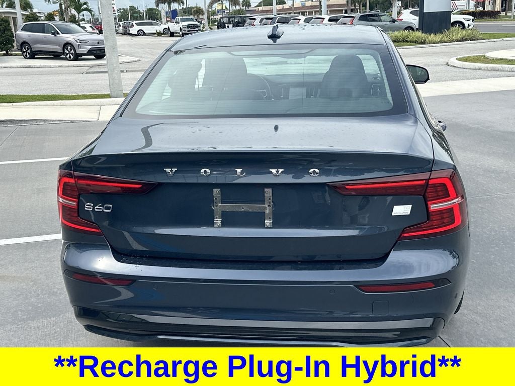 2024 Volvo S60 Recharge Plug-In Hybrid T8 Plus Dark Theme