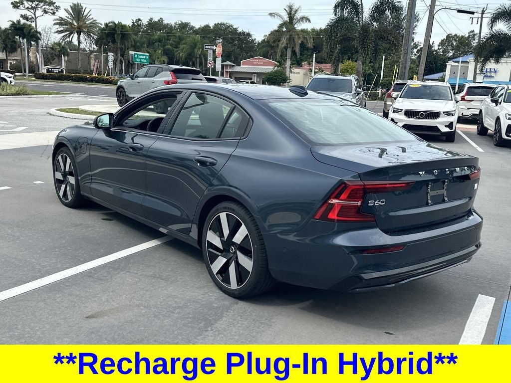 2024 Volvo S60 Recharge Plug-In Hybrid T8 Plus Dark Theme