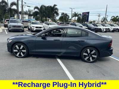 2024 Volvo S60 Recharge Plug-In Hybrid T8 Plus Dark Theme