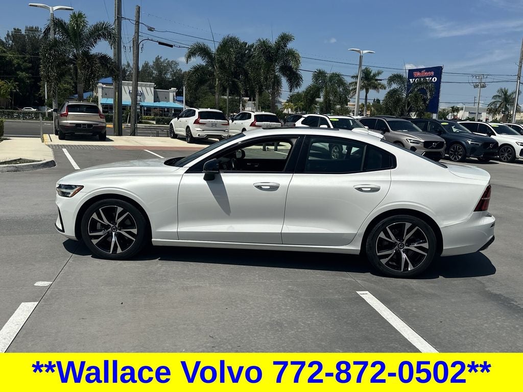 2024 Volvo S60 B5 Core Dark Theme