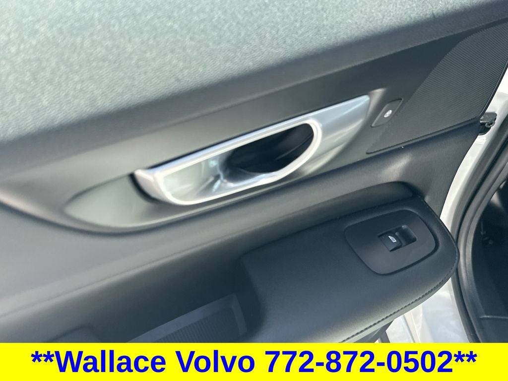 2024 Volvo S60 B5 Core Dark Theme