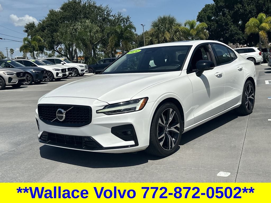 2024 Volvo S60 B5 Core Dark Theme