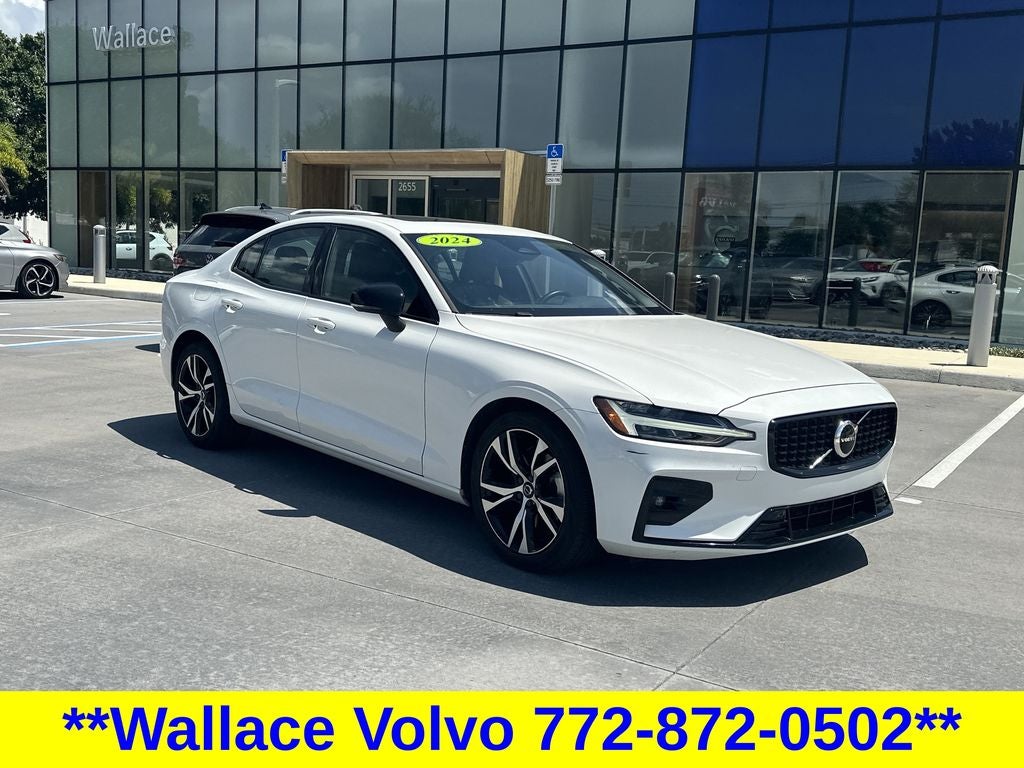 2024 Volvo S60 B5 Core Dark Theme