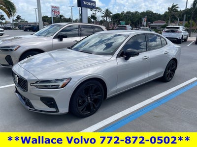 2023 Volvo S60 B5 Plus Dark Theme