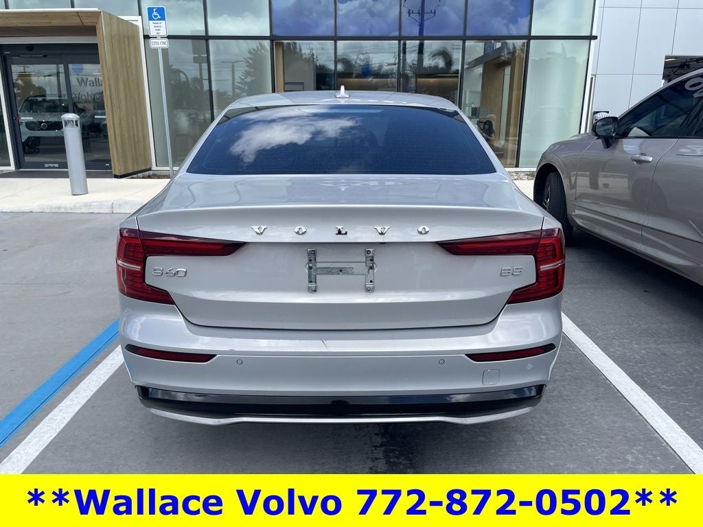 2023 Volvo S60 B5 Plus Dark Theme