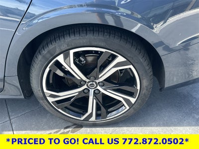 2024 Volvo S60 B5 Core Dark Theme