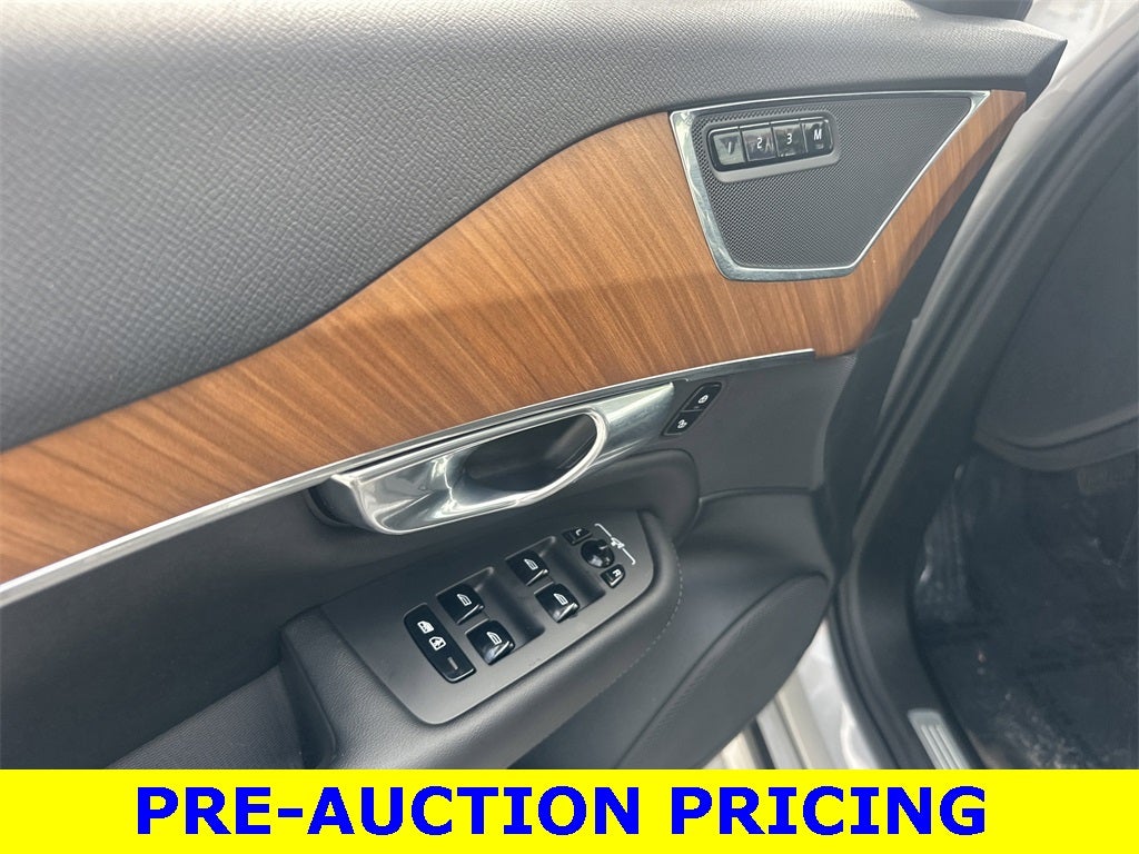 2025 Volvo XC90 B6 Plus 7-Seater