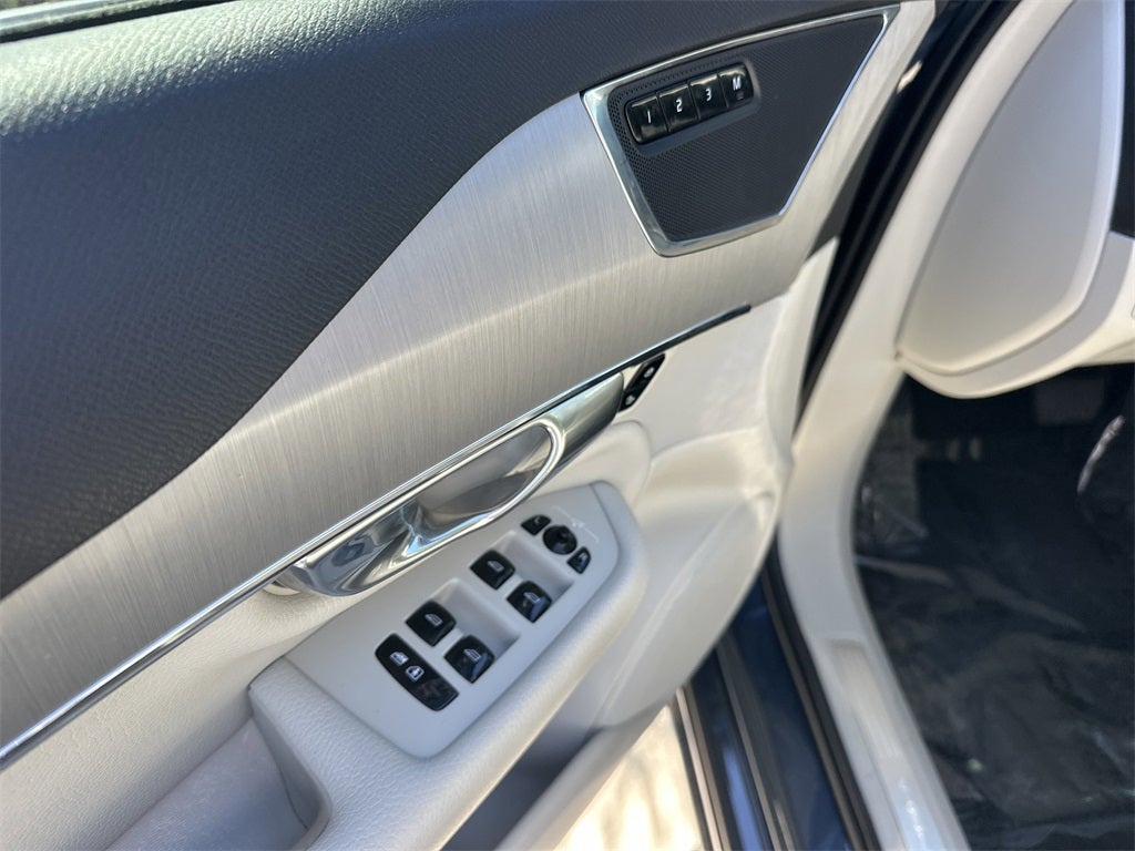 2021 Volvo XC90 T5 Momentum