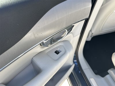 2021 Volvo XC90 T5 Momentum