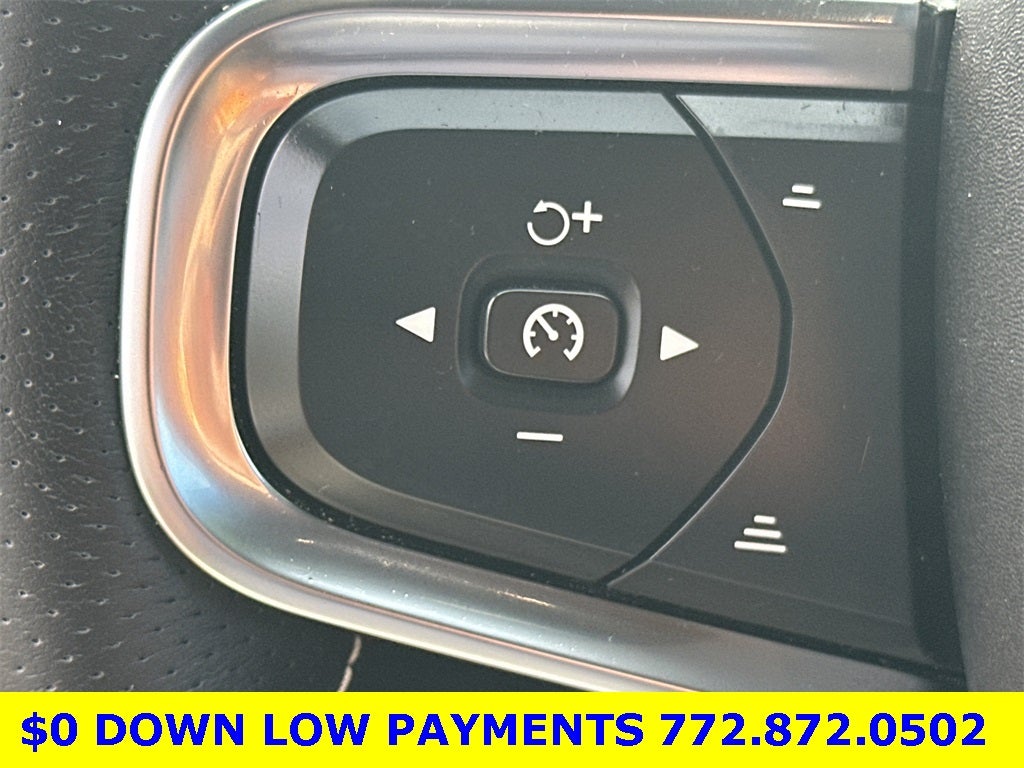 2021 Volvo XC40 R-Design