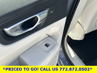 2023 Volvo XC60 B5 Plus Dark Theme