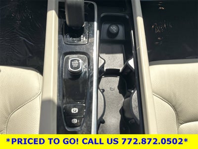 2023 Volvo XC60 B5 Plus Dark Theme