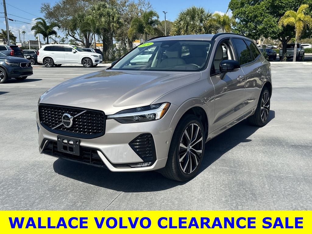 2024 Volvo XC60 B5 Plus Dark Theme
