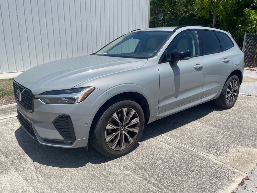 2024 Volvo XC60 B5 Plus Dark Theme