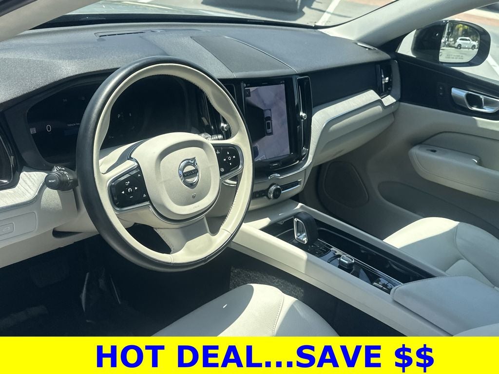 2024 Volvo XC60 B5 Plus Dark Theme