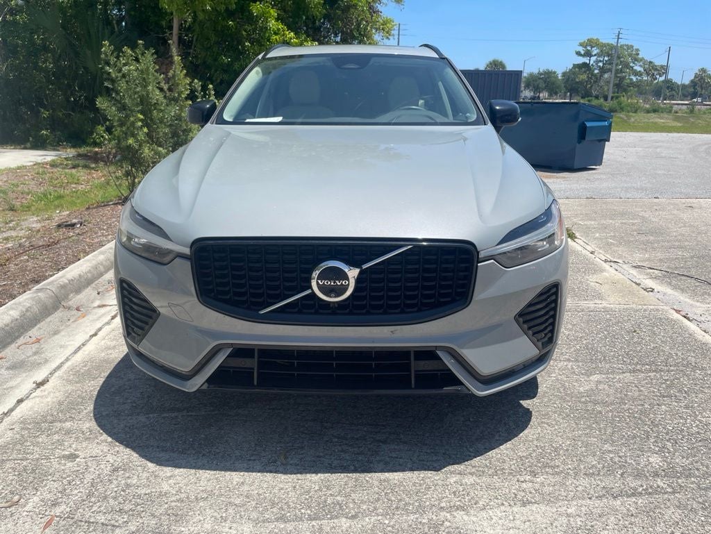 2024 Volvo XC60 B5 Plus Dark Theme