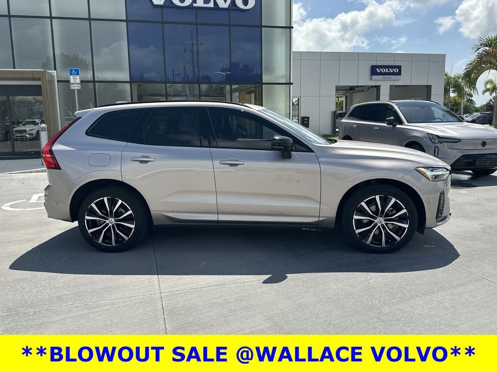 2024 Volvo XC60 B5 Ultimate Dark Theme