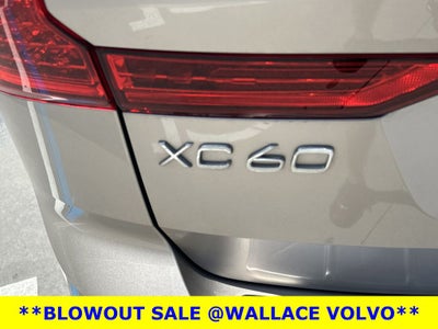 2024 Volvo XC60 B5 Ultimate Dark Theme