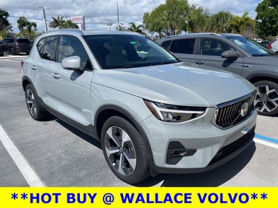 2024 Volvo XC40 B5 Plus Bright Theme