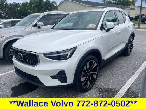 2024 Volvo XC40 B5 Plus Bright Theme