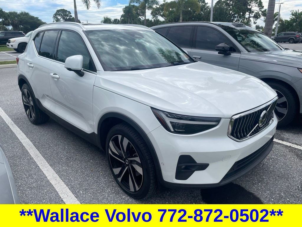 2024 Volvo XC40 B5 Plus Bright Theme