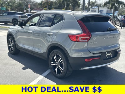 2025 Volvo XC40 B5 Core