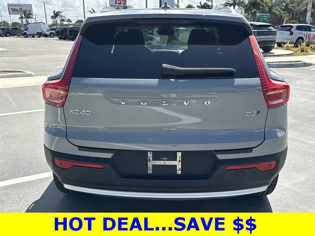 2025 Volvo XC40 B5 Core