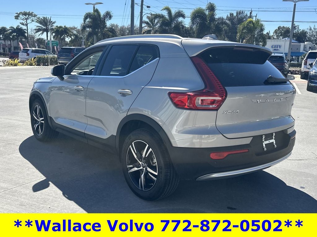 2025 Volvo XC40 B5 Core