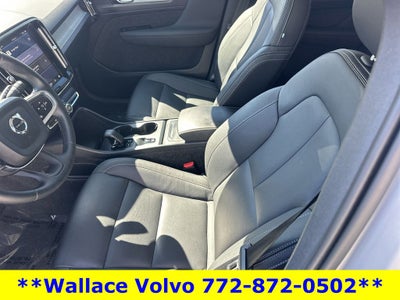 2025 Volvo XC40 B5 Core