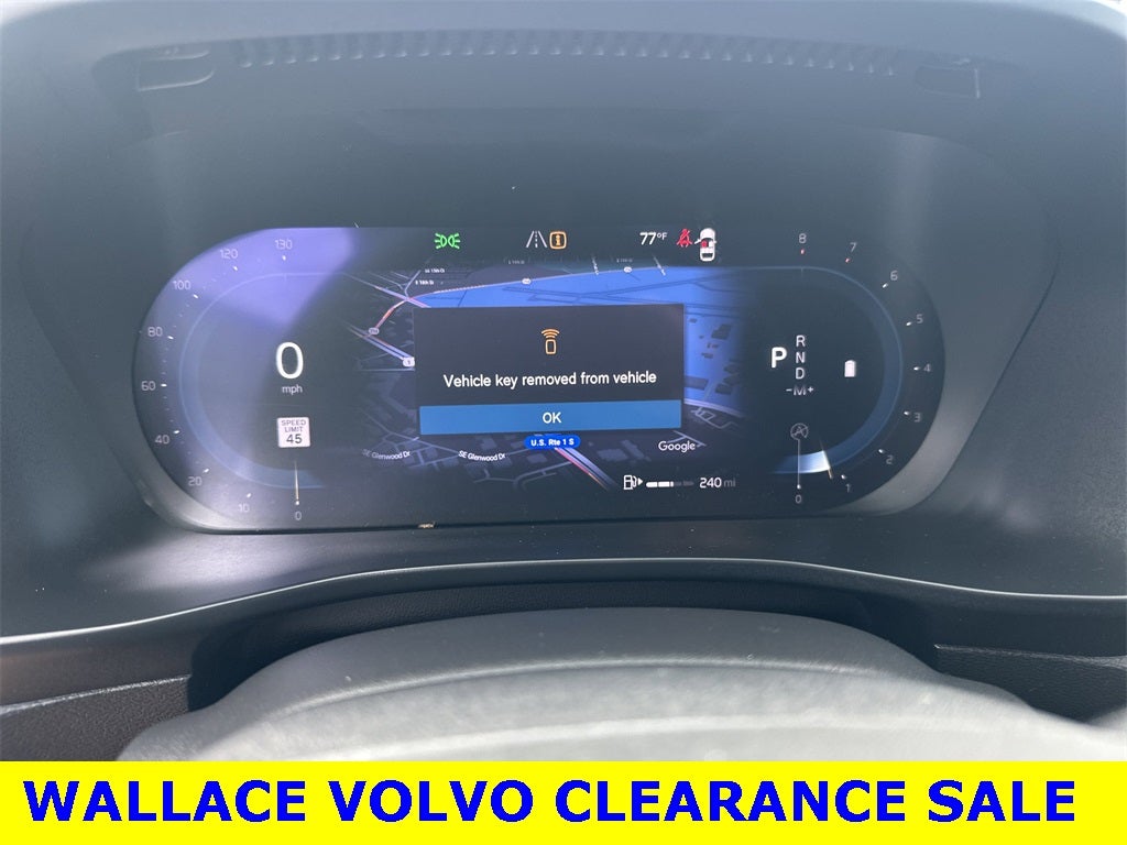 2024 Volvo XC40 B5 Plus Dark Theme