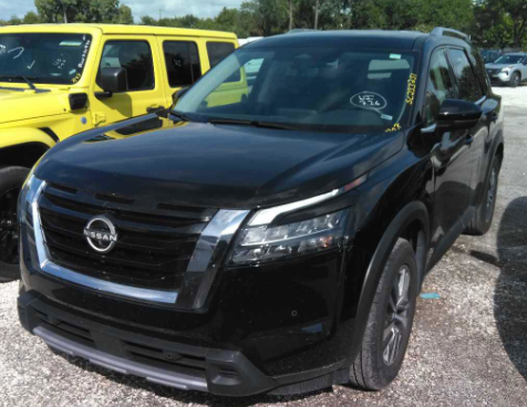 2025 Nissan Pathfinder SL