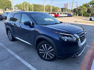 2022 Nissan Pathfinder Platinum