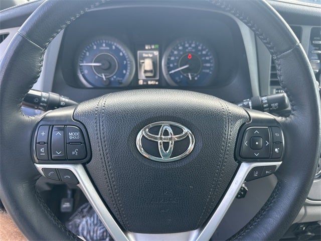 2020 Toyota Sienna XLE