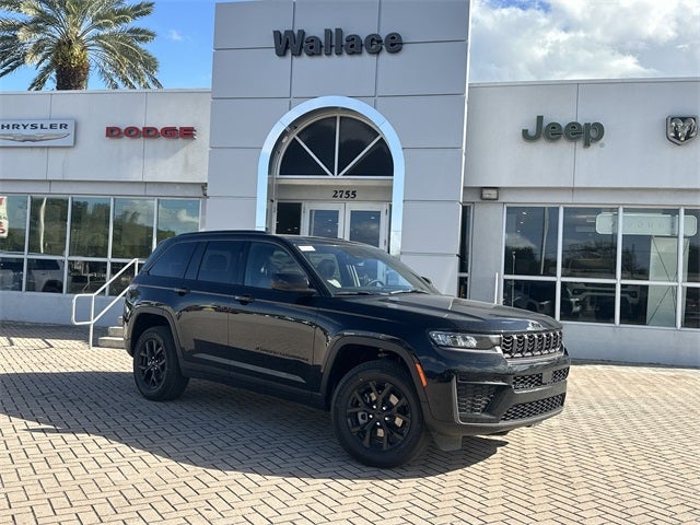 2026 Jeep Grand Cherokee Laredo