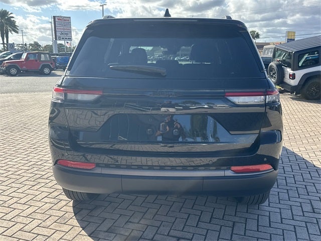 2026 Jeep Grand Cherokee Laredo