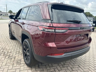 2026 Jeep Grand Cherokee Laredo Altitude