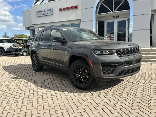 2026 Jeep Grand Cherokee Laredo