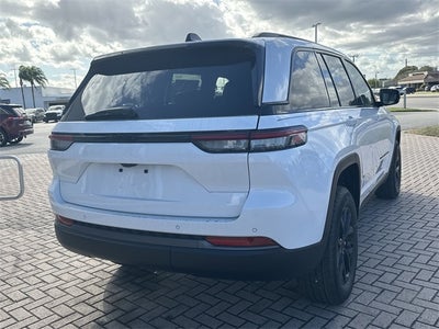 2026 Jeep Grand Cherokee Laredo