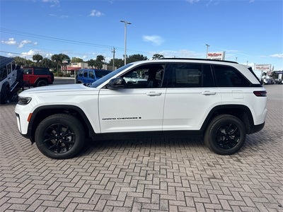2026 Jeep Grand Cherokee Laredo