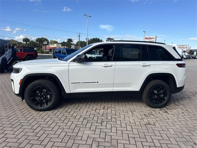 2026 Jeep Grand Cherokee Laredo