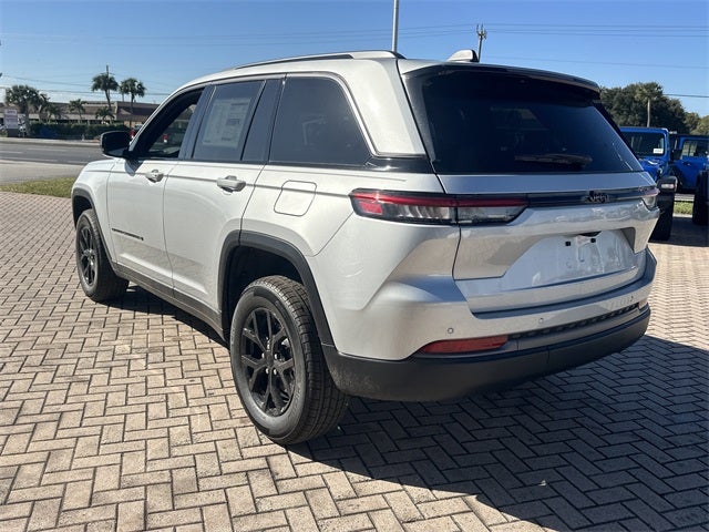 2026 Jeep Grand Cherokee Laredo