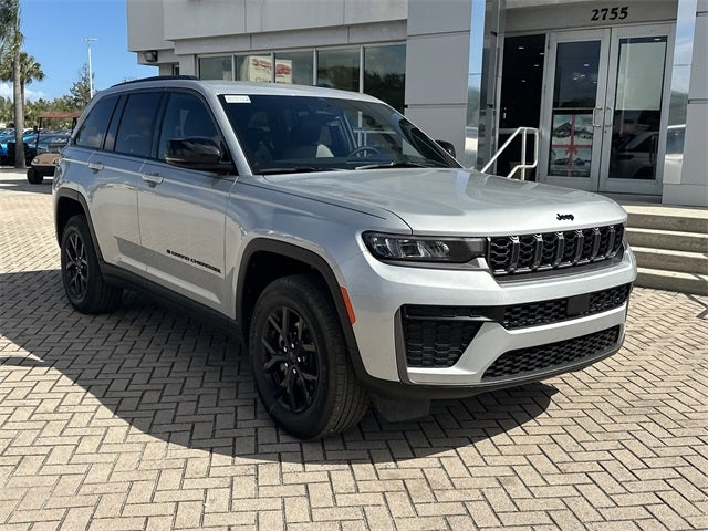 2026 Jeep Grand Cherokee Laredo