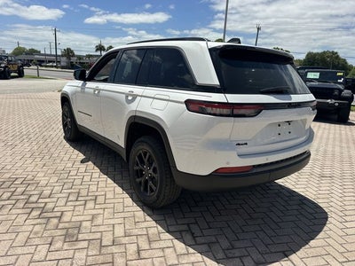 2026 Jeep Grand Cherokee Laredo